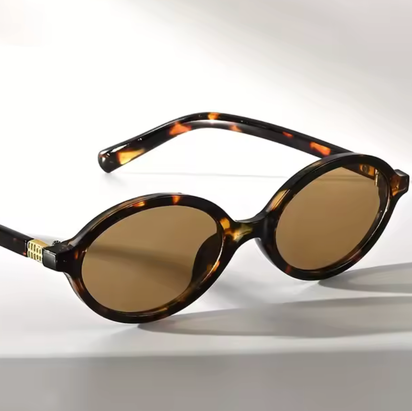 Oval Retro Glasses with Tortoise Shell Frame and Brown Lenses