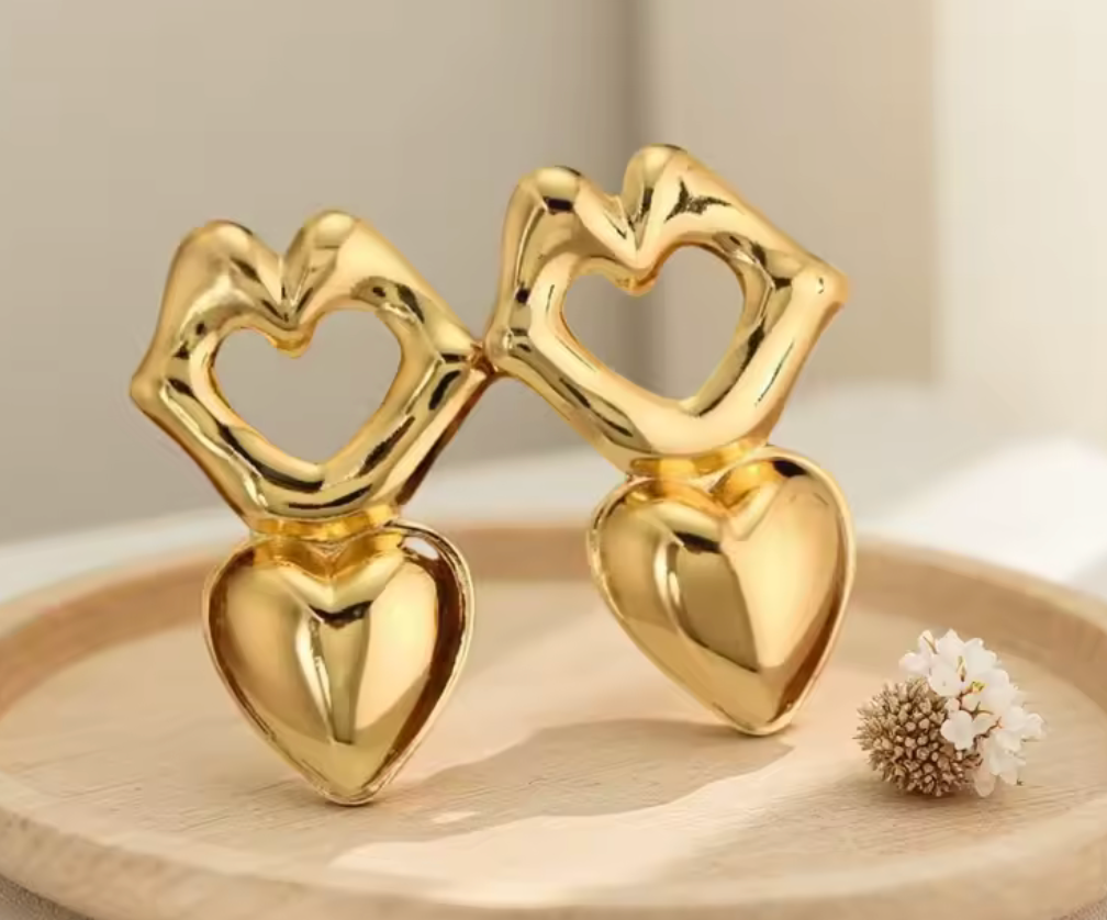 Gold Lip Heart Earrings Vintage Old Money Design Stainless Steel